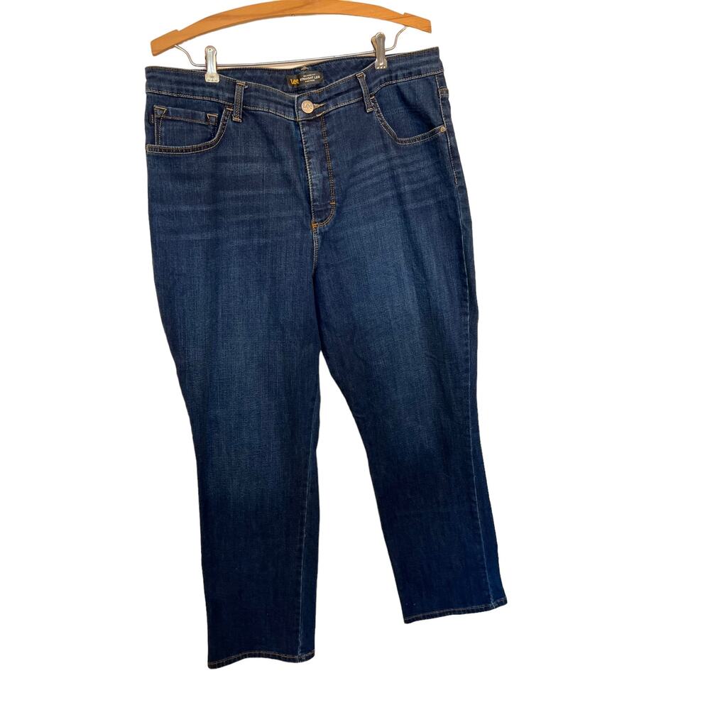 Lee Jeans sz 16 S dark wash relaxed fit straight leg high rise EUC stetch